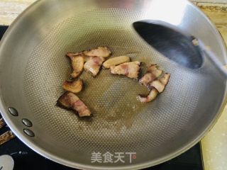 蒜苔炒腊肉的做法步骤：1
