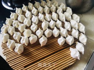 羊肉黄萝卜饺子的做法步骤：7