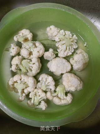 凉拌花菜的做法步骤：1
