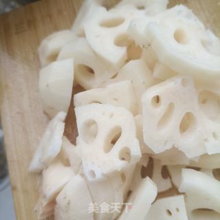 莲藕海参炖排骨的做法步骤：5