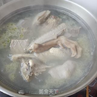 酸萝卜炖大鹅的做法步骤：7