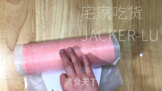 超级厚实红丝绒旋风卷，有颜值又美味，口感细腻绵柔。的做法步骤：20