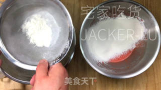 超级厚实红丝绒旋风卷，有颜值又美味，口感细腻绵柔。的做法步骤：3