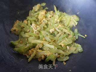 西芹滑蛋的做法步骤：8