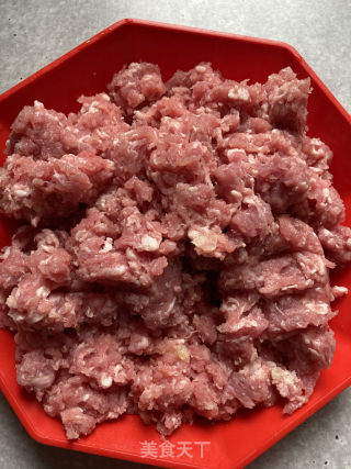 蒸土豆肉丸子的做法步骤：2