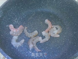 西蓝花炒虾仁的做法步骤：5