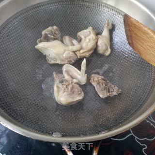 松蘑海参炖王鸽的做法步骤：14