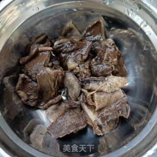 松蘑海参炖王鸽的做法步骤：7