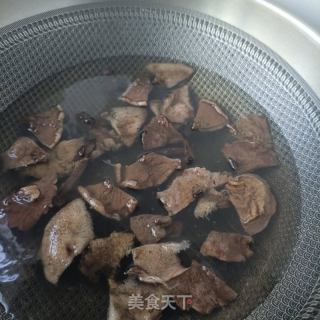 松蘑海参炖王鸽的做法步骤：6