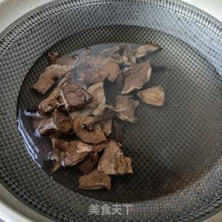 松蘑海参炖王鸽的做法步骤：5