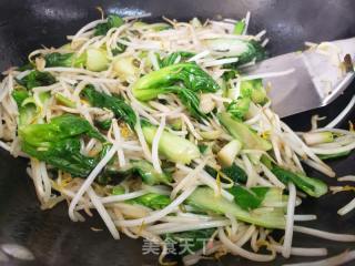 青菜炒绿豆芽的做法步骤：4