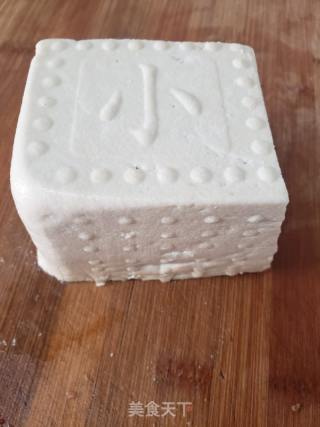 油麦菜炒豆腐的做法步骤：2