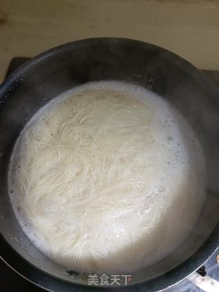 鸡蛋金丝面的做法步骤：4