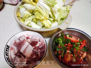 五花肉炒娃娃菜的做法步骤：1