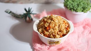 胡萝卜熟鸡肉炒饭的做法步骤：6
