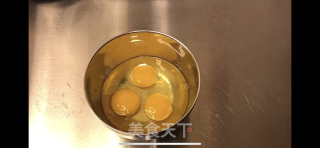 香焗火腿鸡蛋卷的做法步骤：1
