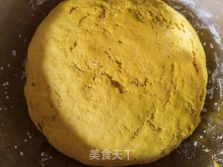 黑芝麻椒盐南瓜花卷的做法步骤：10