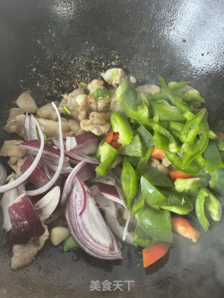 五花肉炒洋葱的做法步骤：7