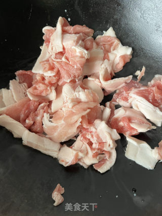五花肉炒洋葱的做法步骤：5