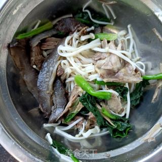 金针菇海参拌鸽胸肉的做法步骤：11