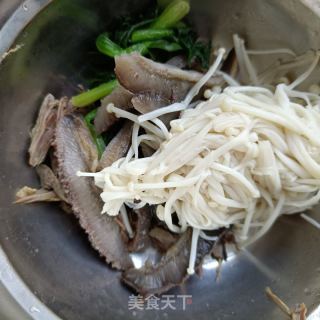 金针菇海参拌鸽胸肉的做法步骤：9