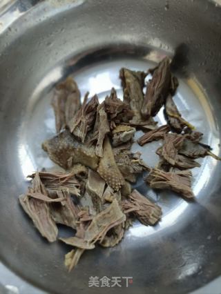 金针菇海参拌鸽胸肉的做法步骤：5
