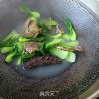 油菜海参鸽子汤的做法步骤：8