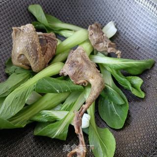 油菜海参鸽子汤的做法步骤：4