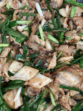 烧肉泡菜炒野蒜的做法步骤：10