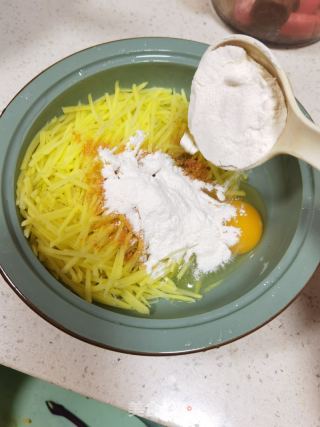 土豆饼的做法步骤：5