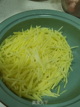 土豆饼的做法步骤：2