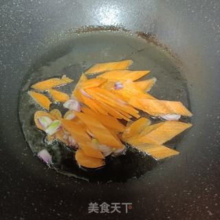葫芦卜炒油菜的做法步骤：3