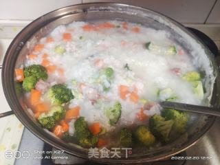 腊肉西蓝花粥的做法步骤：4