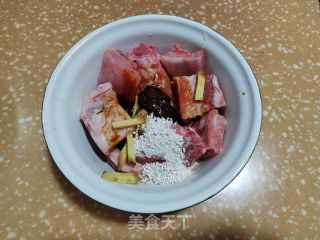香芋糯米蒸排骨的做法步骤：2