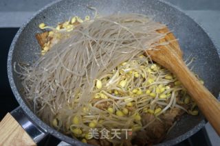 肉片炒芽粉的做法步骤：7