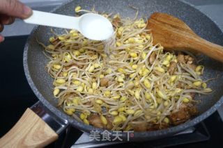 肉片炒芽粉的做法步骤：6