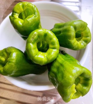 青椒酿肉的做法步骤：2