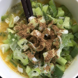 葱花青椒炒蛋的做法步骤：4