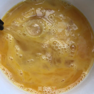 葱花青椒炒蛋的做法步骤：1