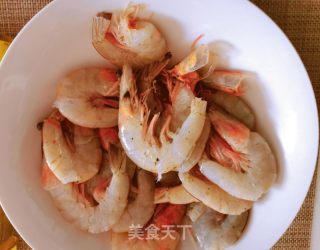 酸酸甜甜的茄汁虾的做法步骤：1