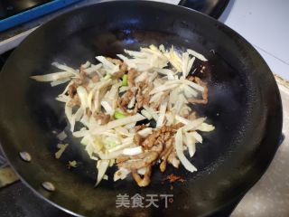 冬笋木耳炒肉丝的做法步骤：6