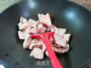 黄焖土豆猪耳朵的做法步骤：6