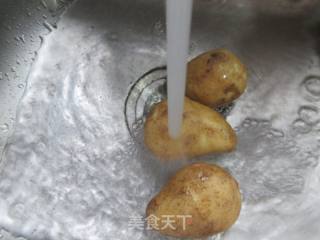黄焖土豆猪耳朵的做法步骤：2