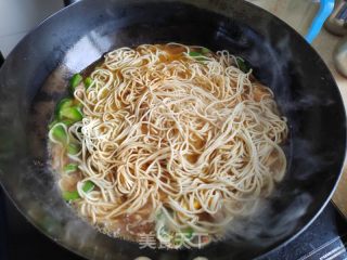青椒肉丝焖面的做法步骤：12