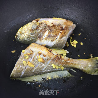 红烧黄花鱼的做法步骤：3