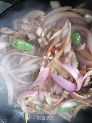 洋葱炒牛肉的做法步骤：6