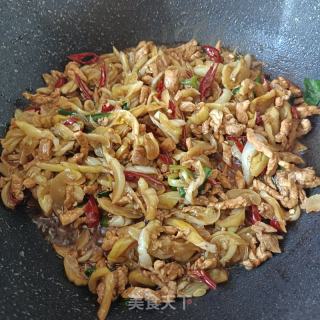 瘦肉丝炒黄瓜皮的做法步骤：11