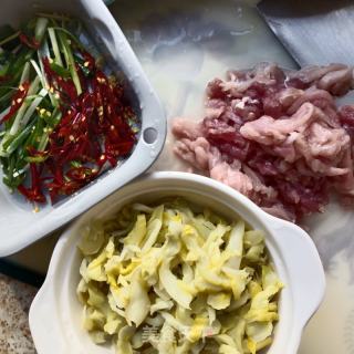 瘦肉丝炒黄瓜皮的做法步骤：5