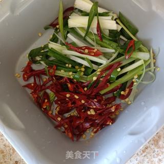 瘦肉丝炒黄瓜皮的做法步骤：4