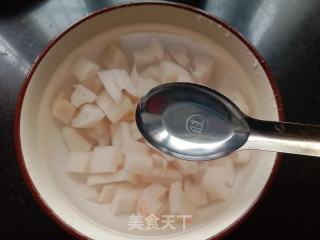 糖醋藕丁的做法步骤：2